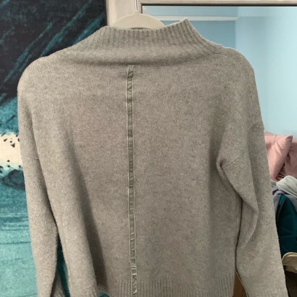 Lisa Todd grey sweater - Picture 3 of 4